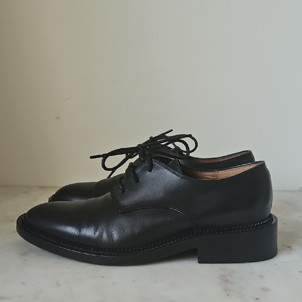 GIVENCHY: Black Leather Logo Oxford Derby Shoes